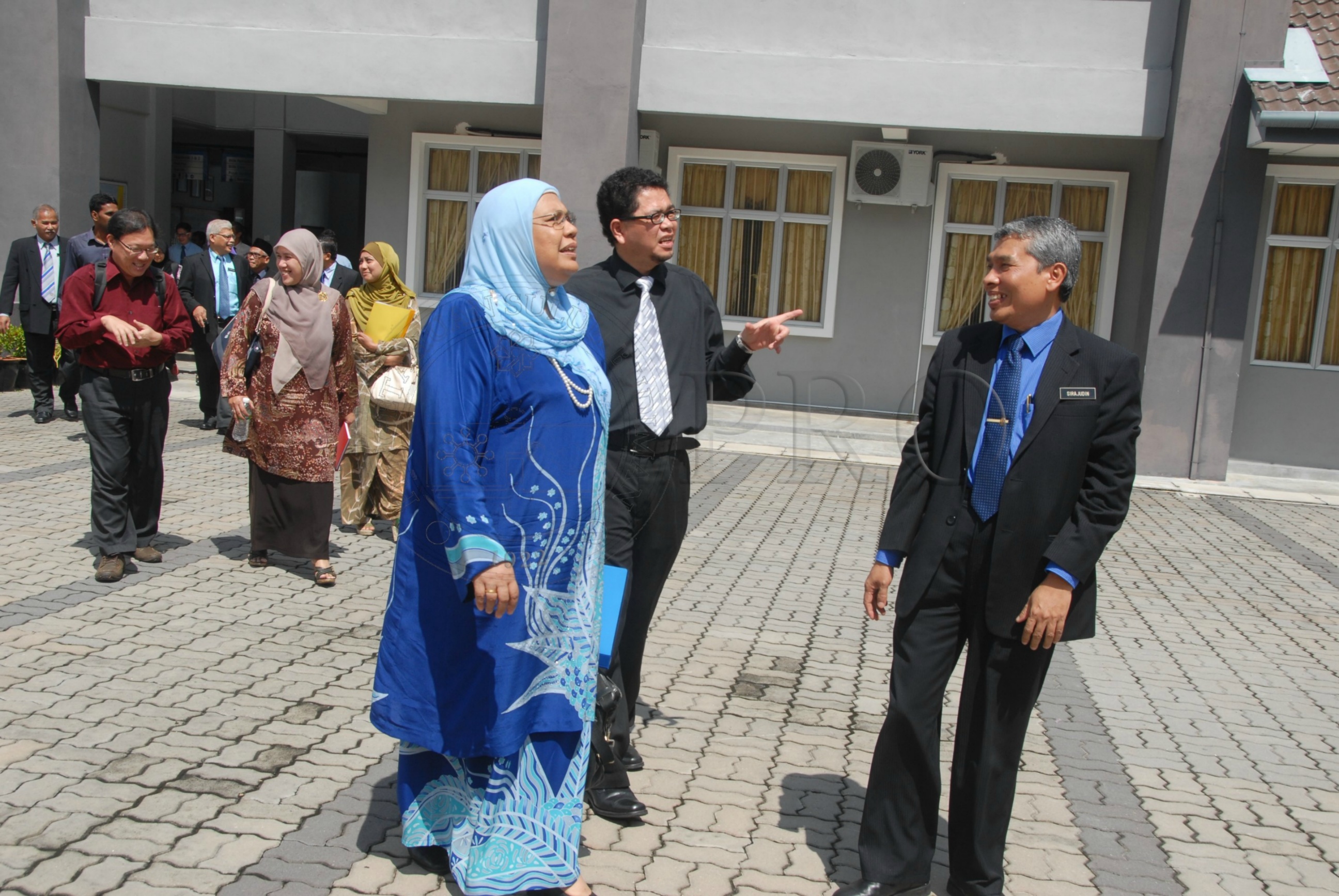 PRO 14 01 SEKOLAH FBA 8132